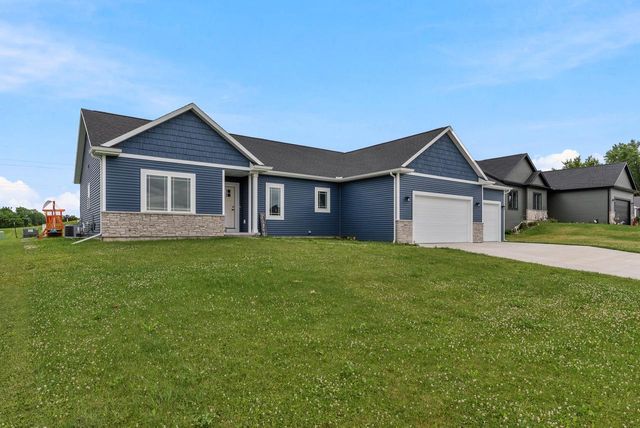 1074 Crystal LANE, Mayville, WI 53050