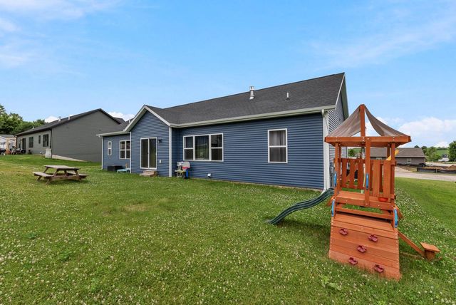 1074 Crystal LANE, Mayville, WI 53050
