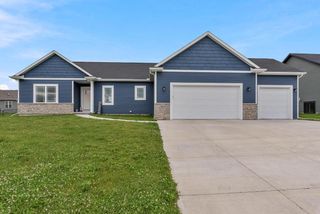 1074 Crystal LANE, Mayville, WI 53050