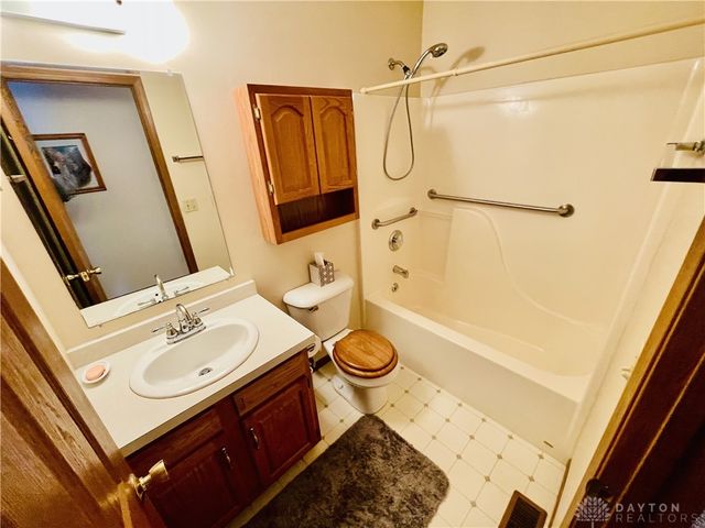 939 Calmer Ernst Boulevard, Brookville, OH 45309