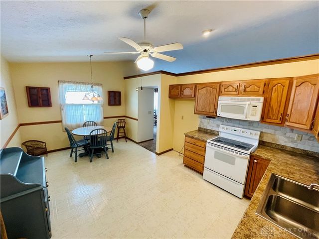 939 Calmer Ernst Boulevard, Brookville, OH 45309