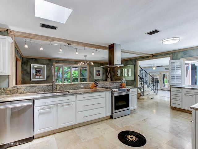 88 OAKWOOD Road, Jacksonville Beach, FL 32250