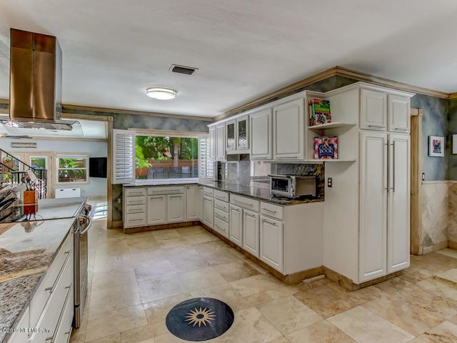 88 OAKWOOD Road, Jacksonville Beach, FL 32250