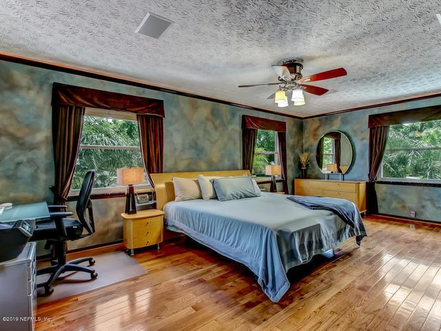 88 OAKWOOD Road, Jacksonville Beach, FL 32250