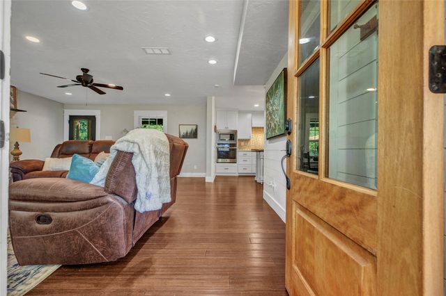 717 Woodbine Estates Road, Gainesville, TX 76240