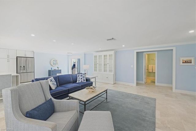 221 Albatross ST, Fort Myers Beach, FL 33931