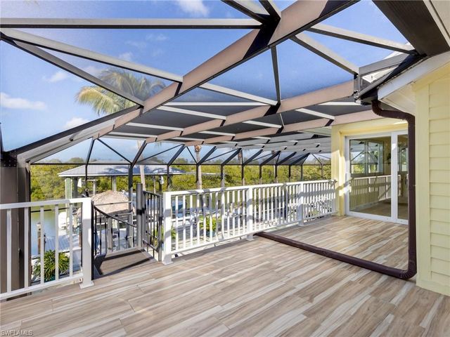 18484 Deep Passage LN, Fort Myers Beach, FL 33931