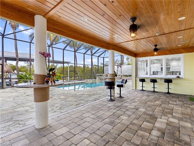 18484 Deep Passage LN, Fort Myers Beach, FL 33931