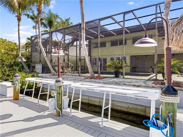 18484 Deep Passage LN, Fort Myers Beach, FL 33931