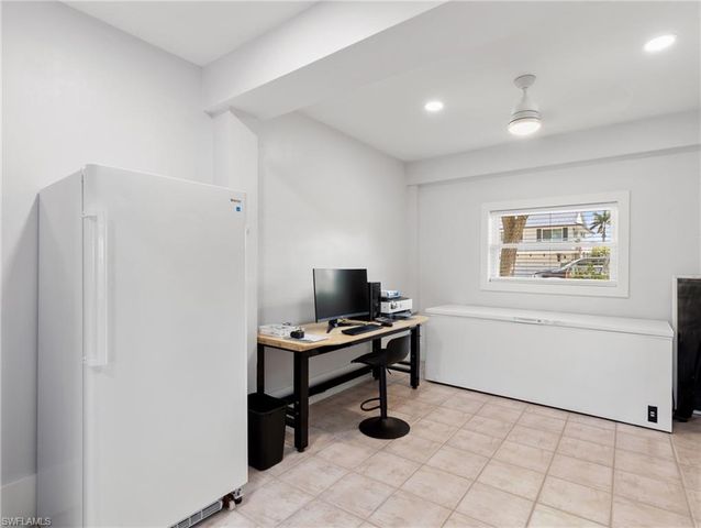 18484 Deep Passage LN, Fort Myers Beach, FL 33931