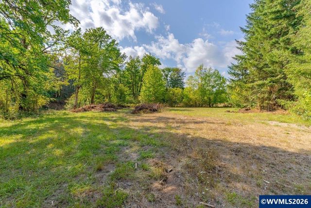 11 N Main St, Falls City, OR 97344