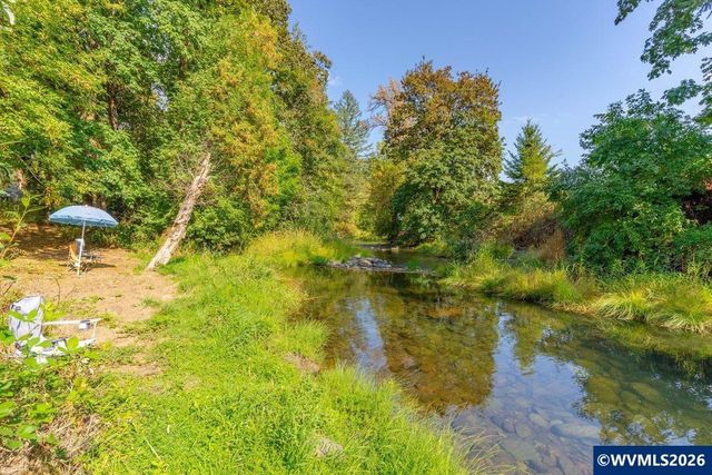 11 N Main St, Falls City, OR 97344