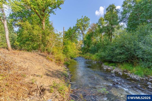 11 N Main St, Falls City, OR 97344