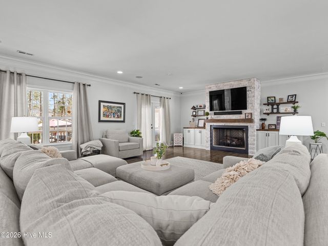 201 Saint Charles Lane, Jacksonville, NC 28546