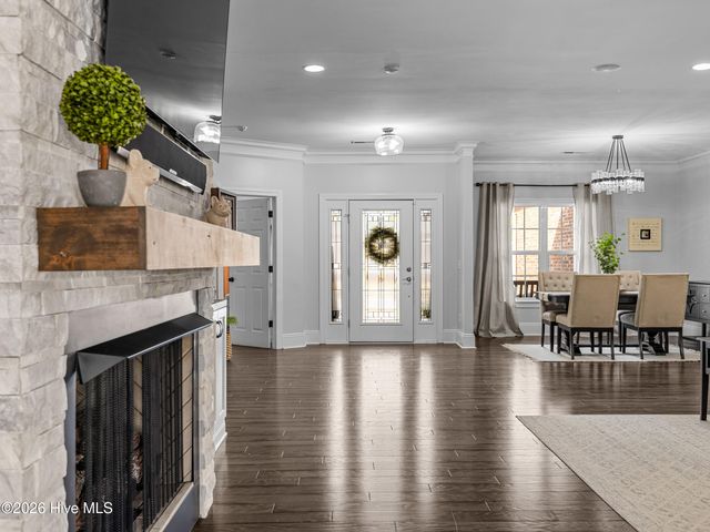 201 Saint Charles Lane, Jacksonville, NC 28546