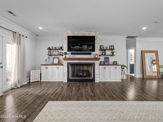 201 Saint Charles Lane, Jacksonville, NC 28546