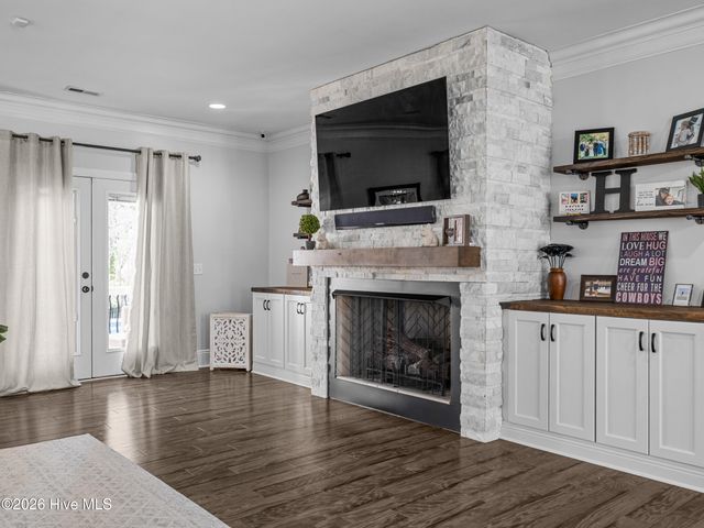 201 Saint Charles Lane, Jacksonville, NC 28546