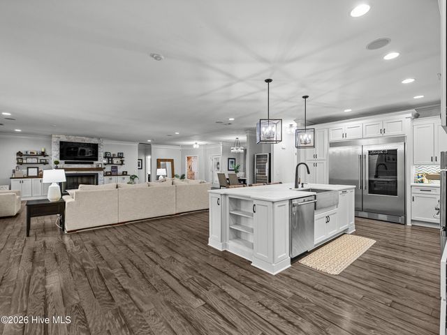 201 Saint Charles Lane, Jacksonville, NC 28546