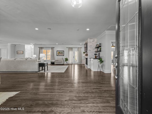 201 Saint Charles Lane, Jacksonville, NC 28546