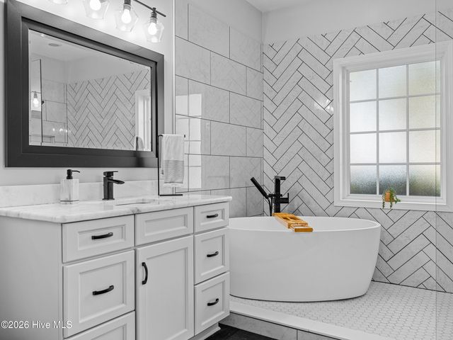 201 Saint Charles Lane, Jacksonville, NC 28546