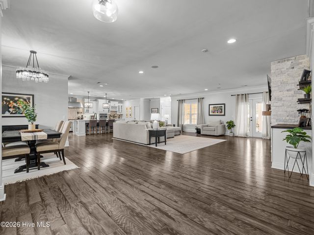 201 Saint Charles Lane, Jacksonville, NC 28546