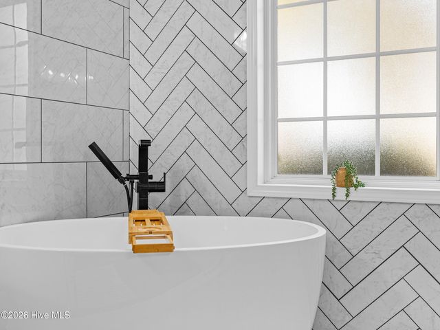 201 Saint Charles Lane, Jacksonville, NC 28546