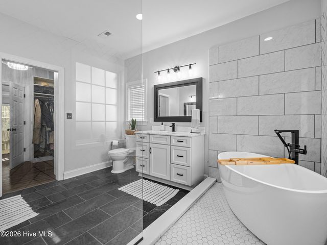 201 Saint Charles Lane, Jacksonville, NC 28546