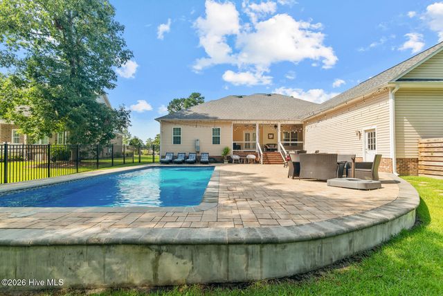 201 Saint Charles Lane, Jacksonville, NC 28546