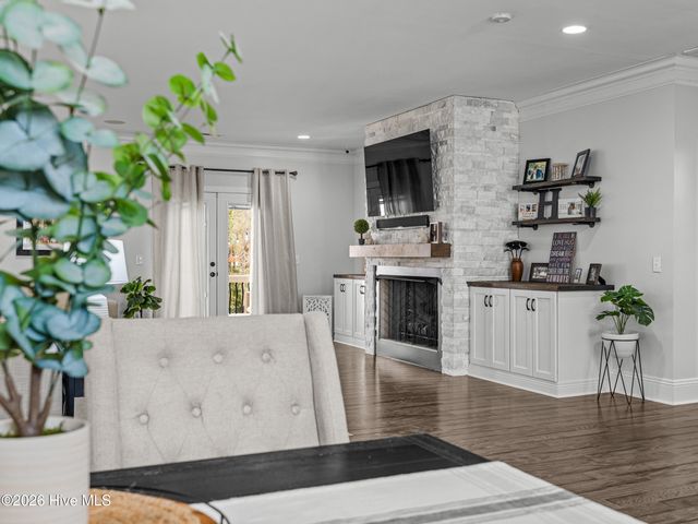 201 Saint Charles Lane, Jacksonville, NC 28546