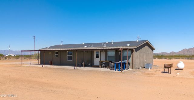 46423 W TROTTER Road, Wickenburg, AZ 85390