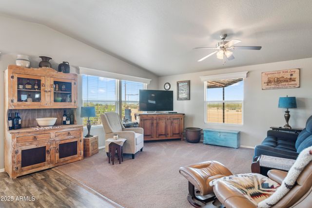 46423 W TROTTER Road, Wickenburg, AZ 85390