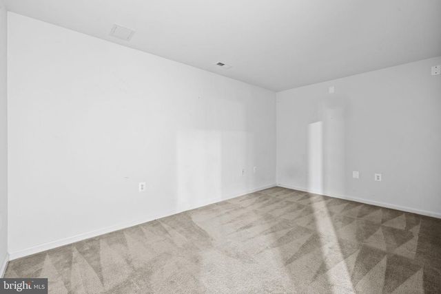 73 THORTON HALL RD, Kearneysville, WV 25430