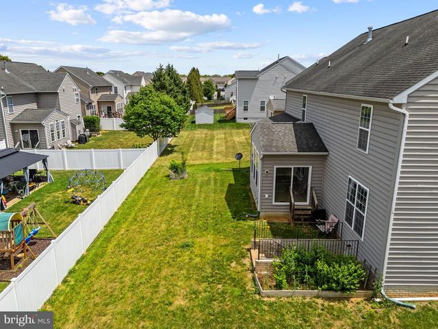 73 THORTON HALL RD, Kearneysville, WV 25430