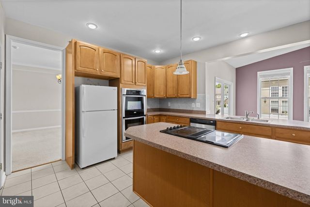 73 THORTON HALL RD, Kearneysville, WV 25430