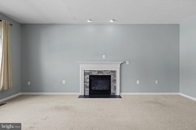 73 THORTON HALL RD, Kearneysville, WV 25430