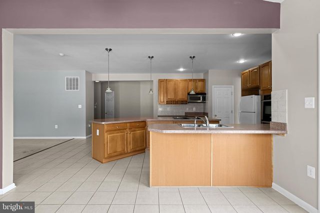 73 THORTON HALL RD, Kearneysville, WV 25430
