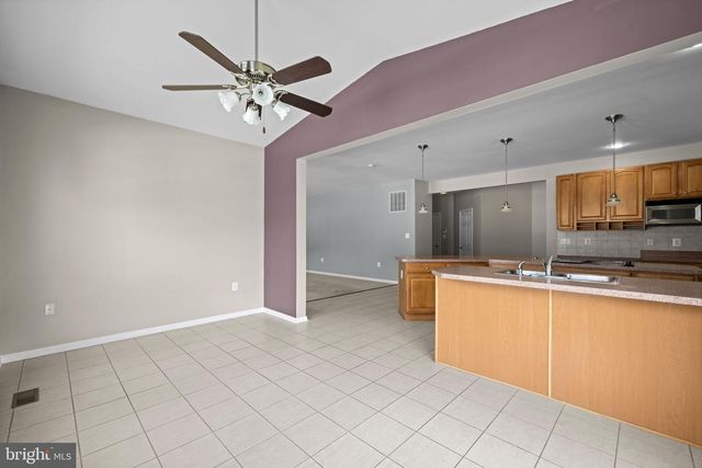 73 THORTON HALL RD, Kearneysville, WV 25430
