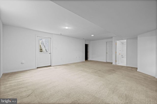 73 THORTON HALL RD, Kearneysville, WV 25430