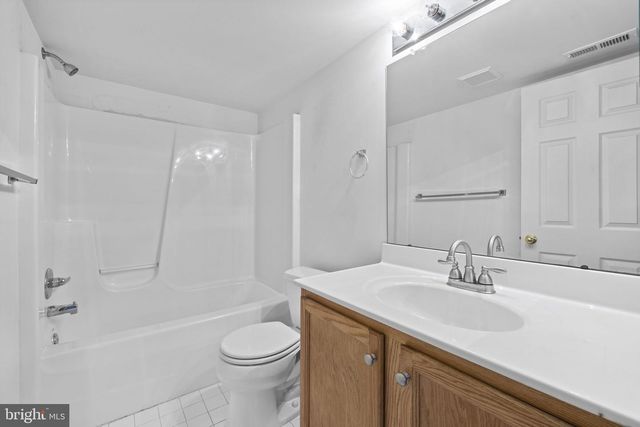 73 THORTON HALL RD, Kearneysville, WV 25430