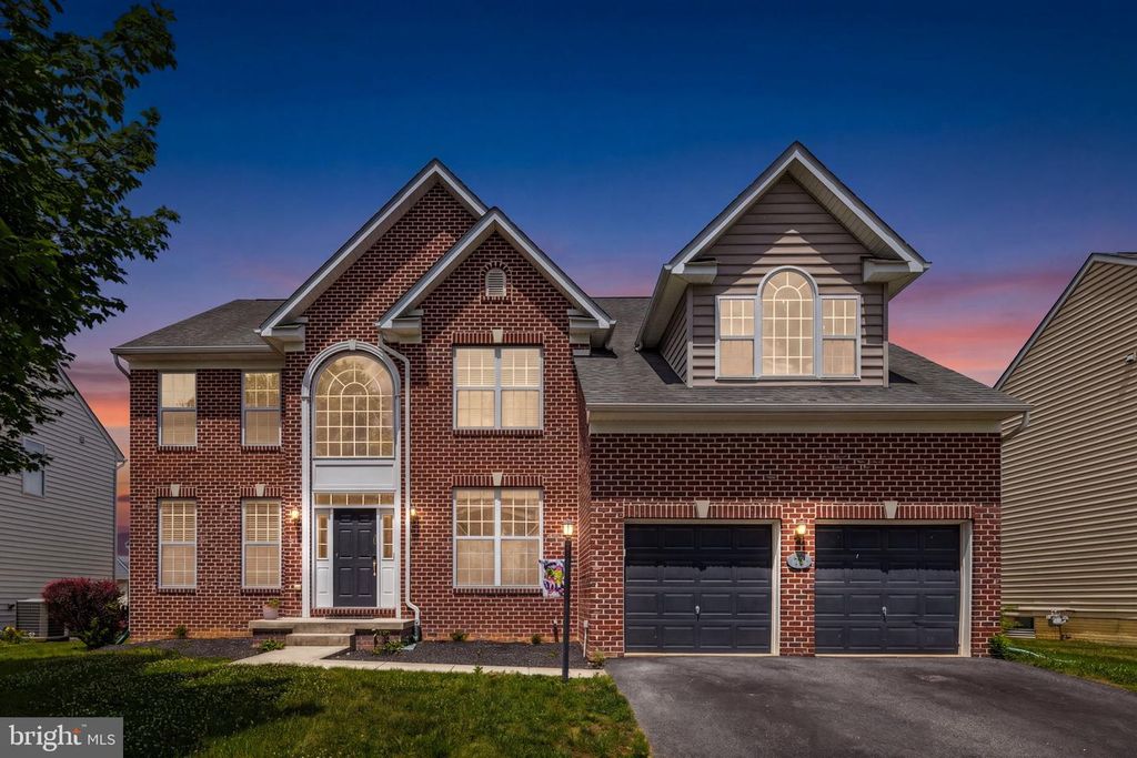 73 THORTON HALL RD, Kearneysville, WV 25430