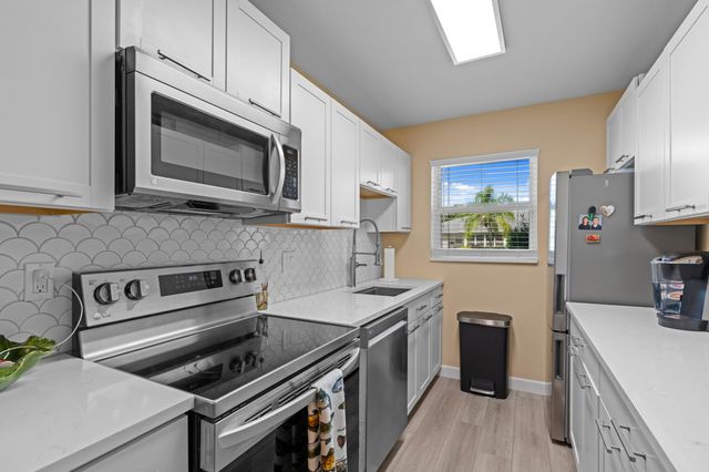 947 Circle Drive C, Delray Beach, FL 33445