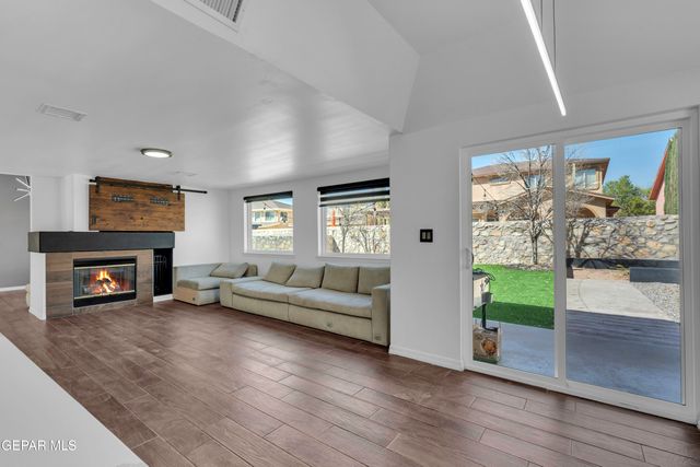 6341 Cougar Ridge Lane, El Paso, TX 79912