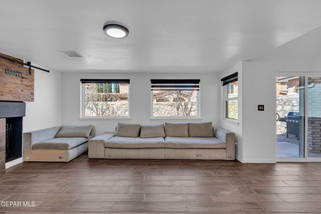 6341 Cougar Ridge Lane, El Paso, TX 79912