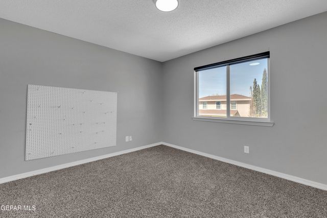 6341 Cougar Ridge Lane, El Paso, TX 79912