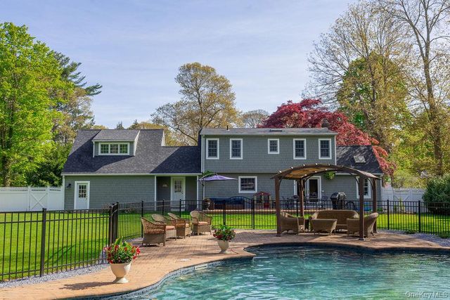 58 Cherry Lane, Smithtown, NY 11787