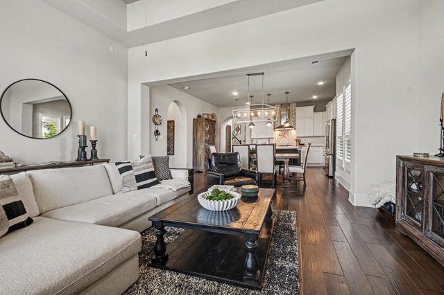 641 Kickapoo Court, Webster, TX 77598