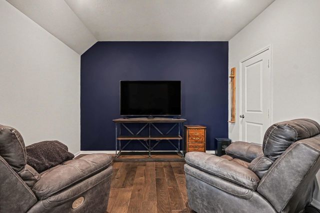 641 Kickapoo Court, Webster, TX 77598