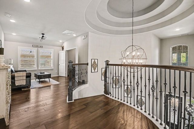 641 Kickapoo Court, Webster, TX 77598