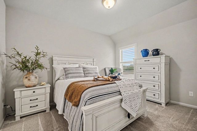 641 Kickapoo Court, Webster, TX 77598