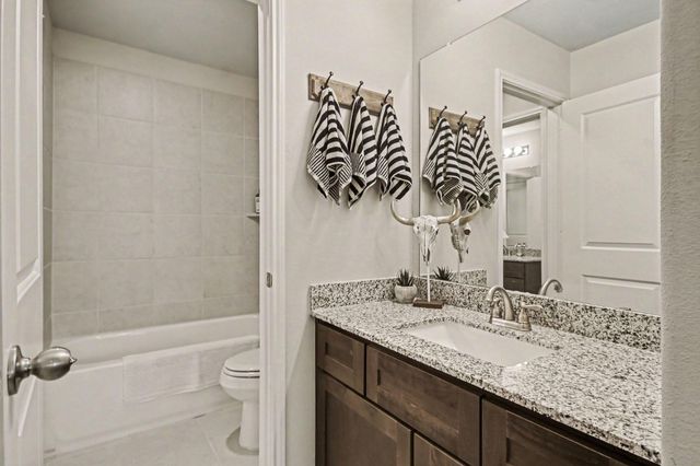 641 Kickapoo Court, Webster, TX 77598